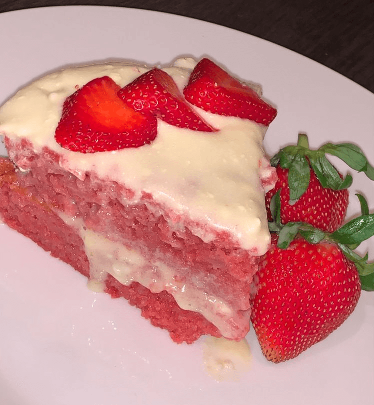 Lulu's Recipe Box: Southern Style Strawberry Cake