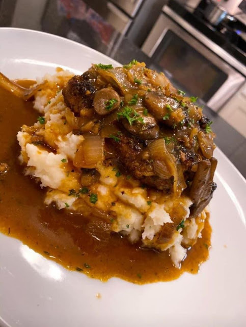 Salisbury-Steak-Garlic-Mash-Potatoes-Mushroom-Onion-gravy-1.jpeg